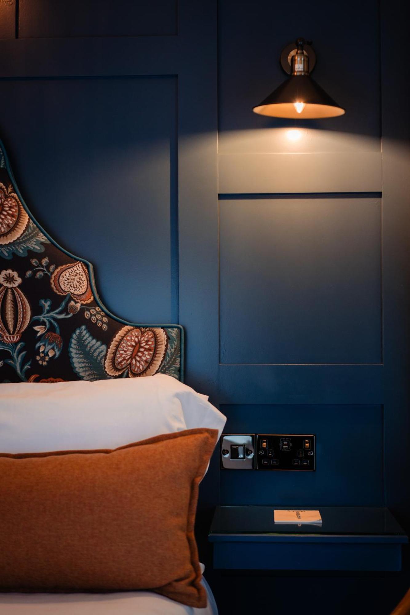 Mcgrory'S Hotel 卡尔达夫 外观 照片