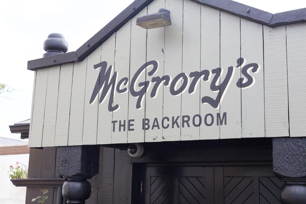 Mcgrory'S Hotel 卡尔达夫 外观 照片