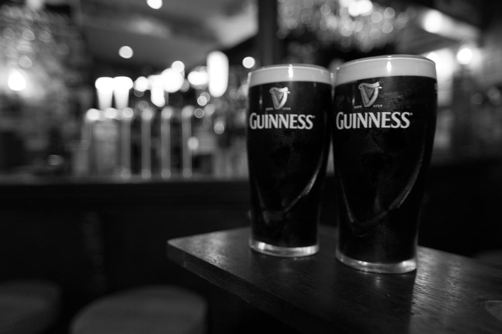 Mcgrory'S Hotel 卡尔达夫 外观 照片